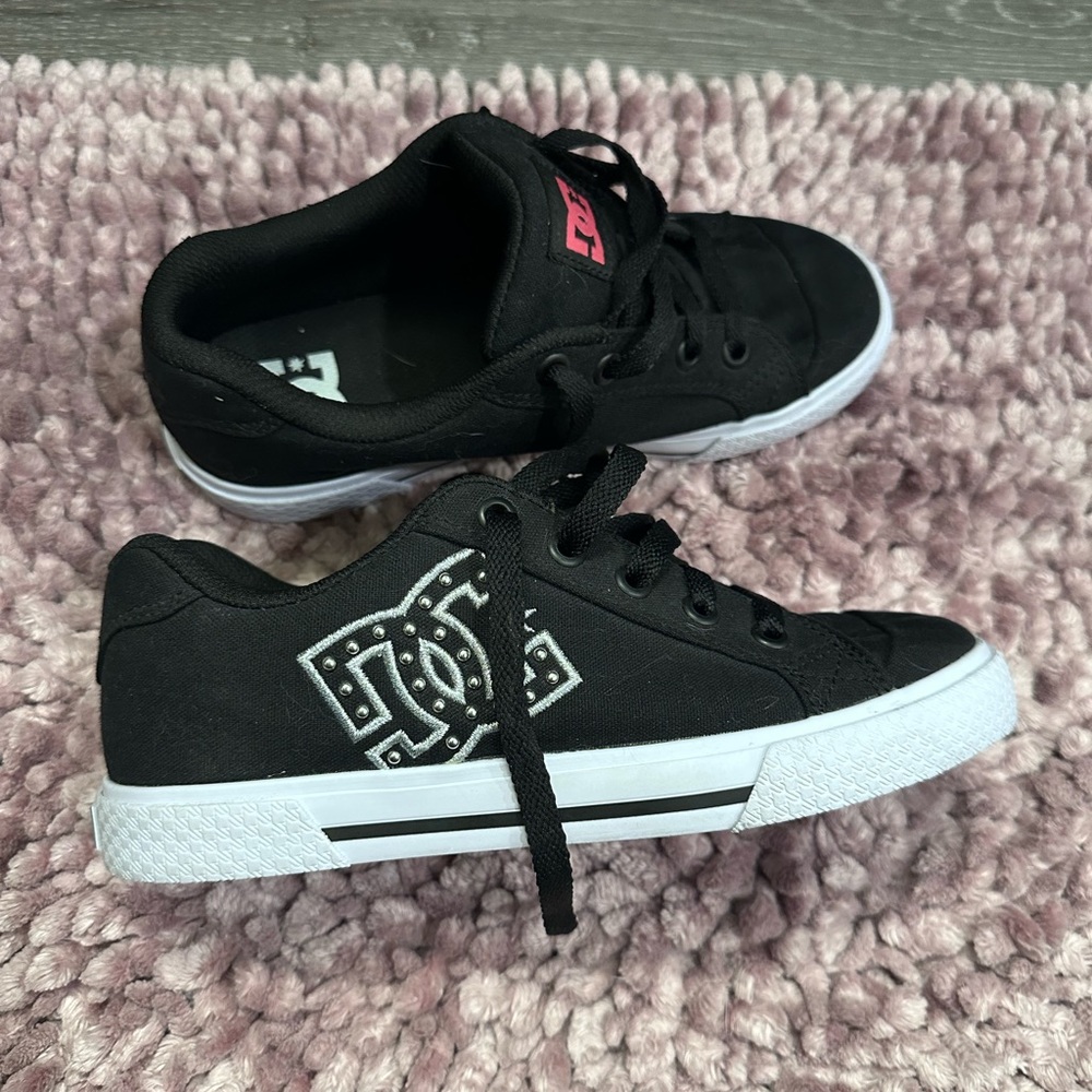 DC shoes “Chelsea” women’s 5.5